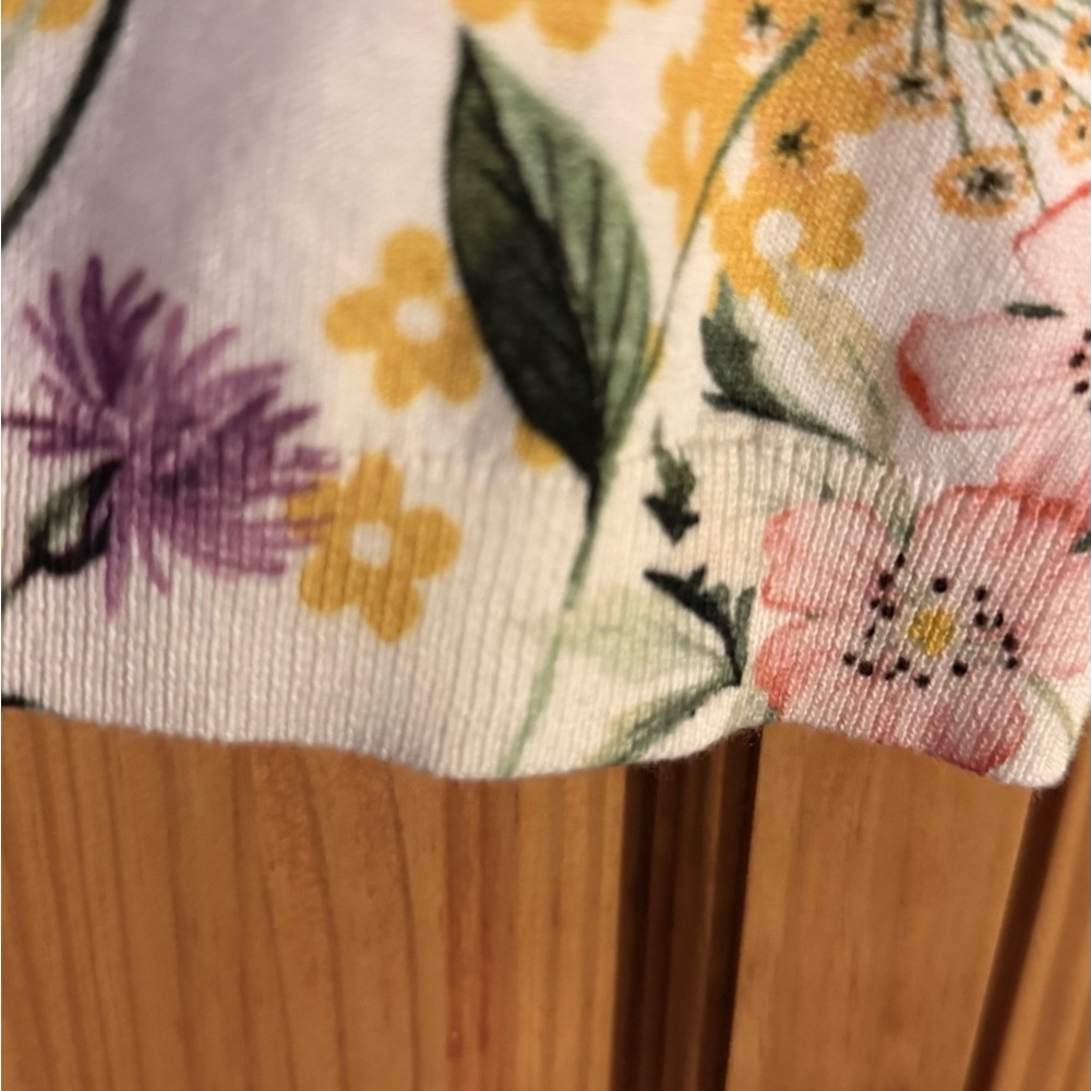 Talbots Multicolor Floral Short Sleeve Top.  Size M 60% cotton 40% rayon. - Picture 5 of 5
